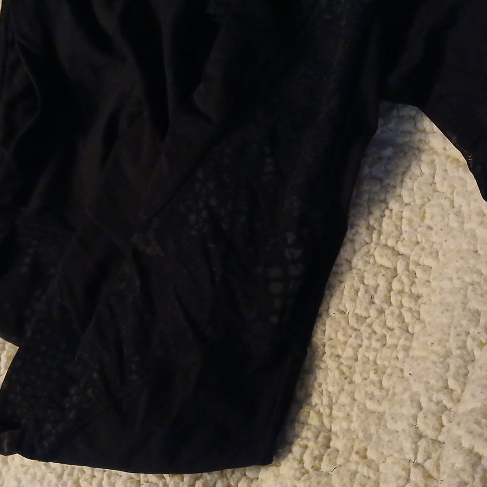 Lululemon Black Patterned Semi-sheer Leggings 6 - Picture 4 of 7